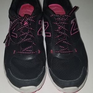 Women’s New Balance Black & Pink Running shoes